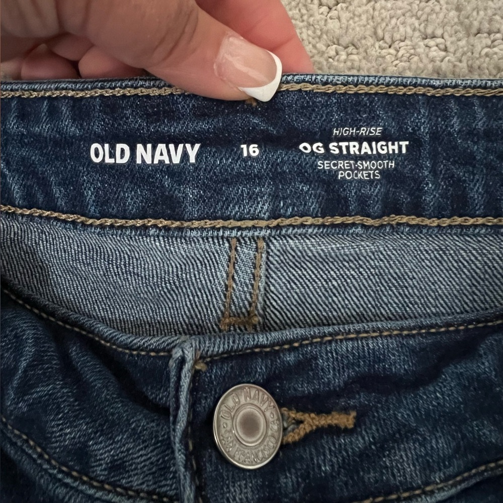 Old Navy High-Rise shorts - Picture 3 of 3